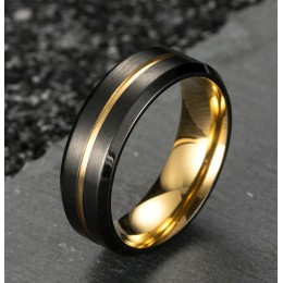 Sõrmus - must kullatud triibuga